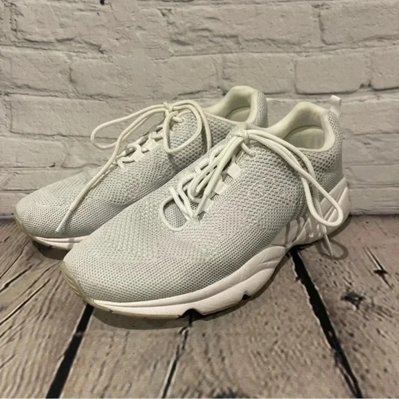 Propet Stability Fly Womens Walking Shoes White Size 8 - Picture 1 of 10